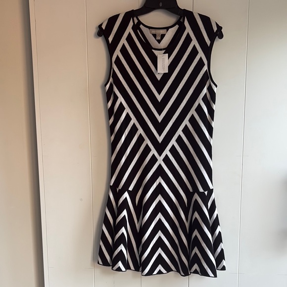 Banana Republic Black and White Mini Dress - Picture 2 of 10